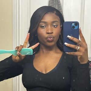 Meet your Posher, Miraaa.